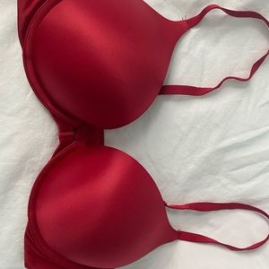 Victoria Secrets push up bra